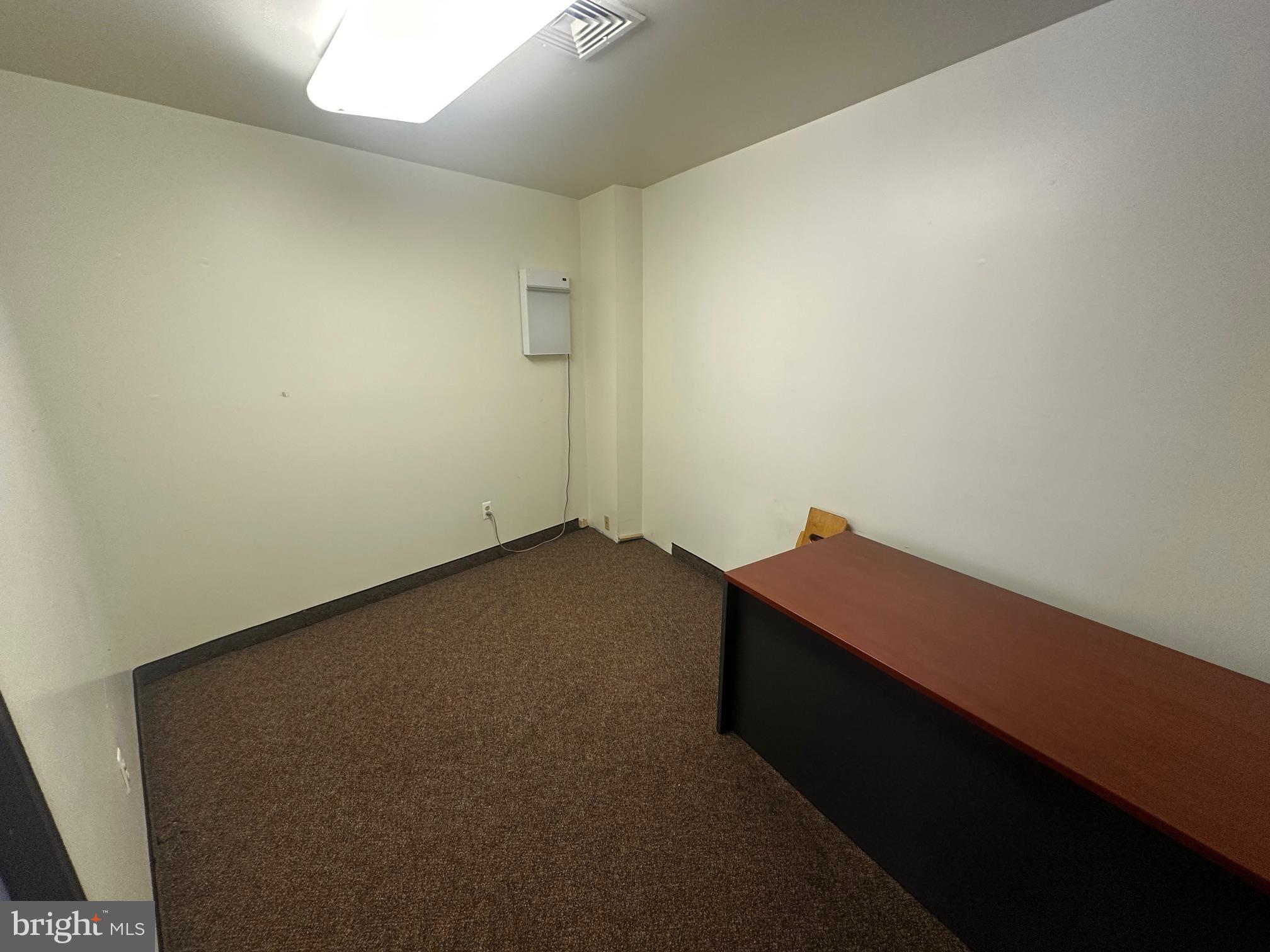 BELLS CORNER - Commercial Lease