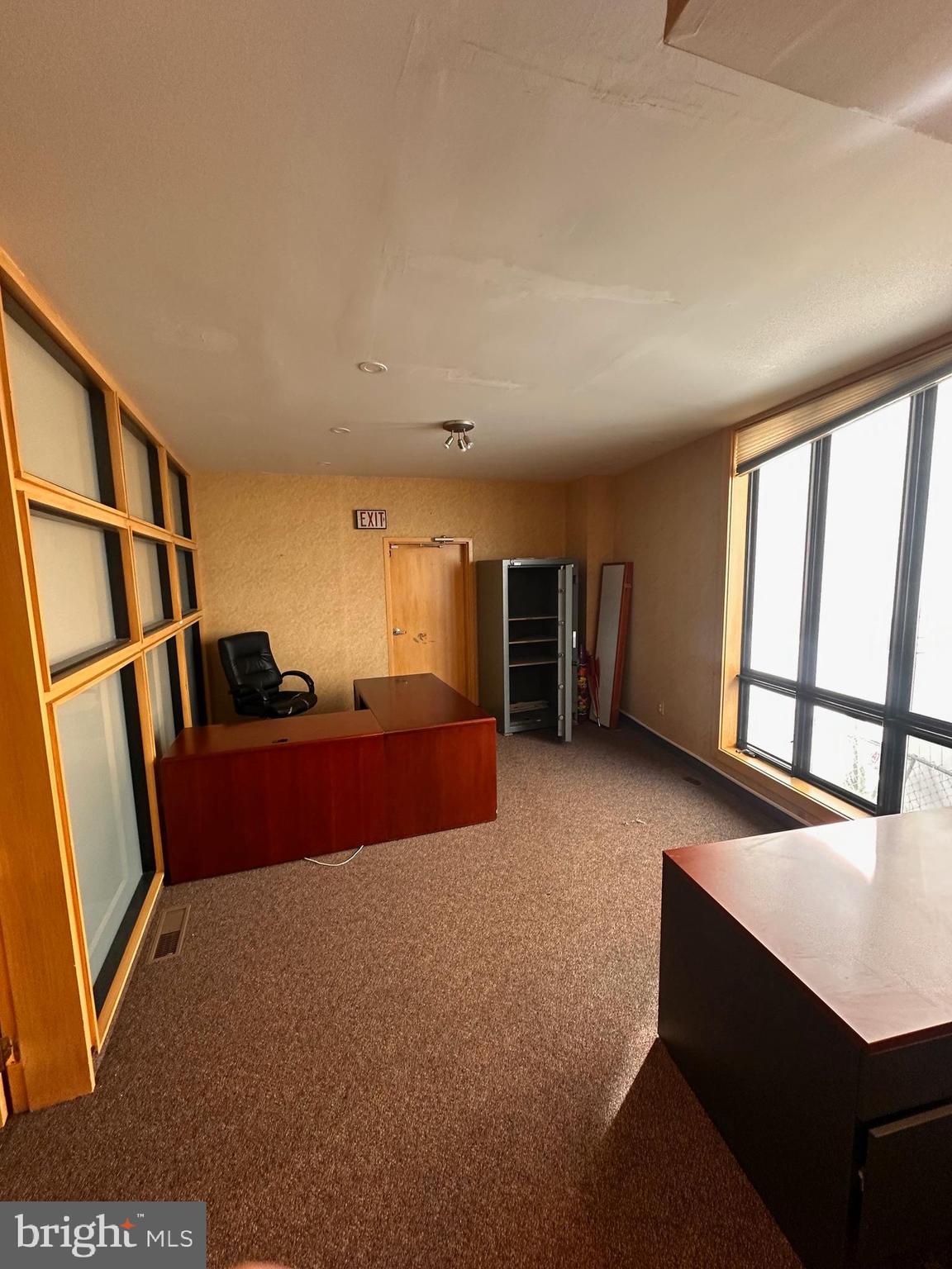 BELLS CORNER - Commercial Lease