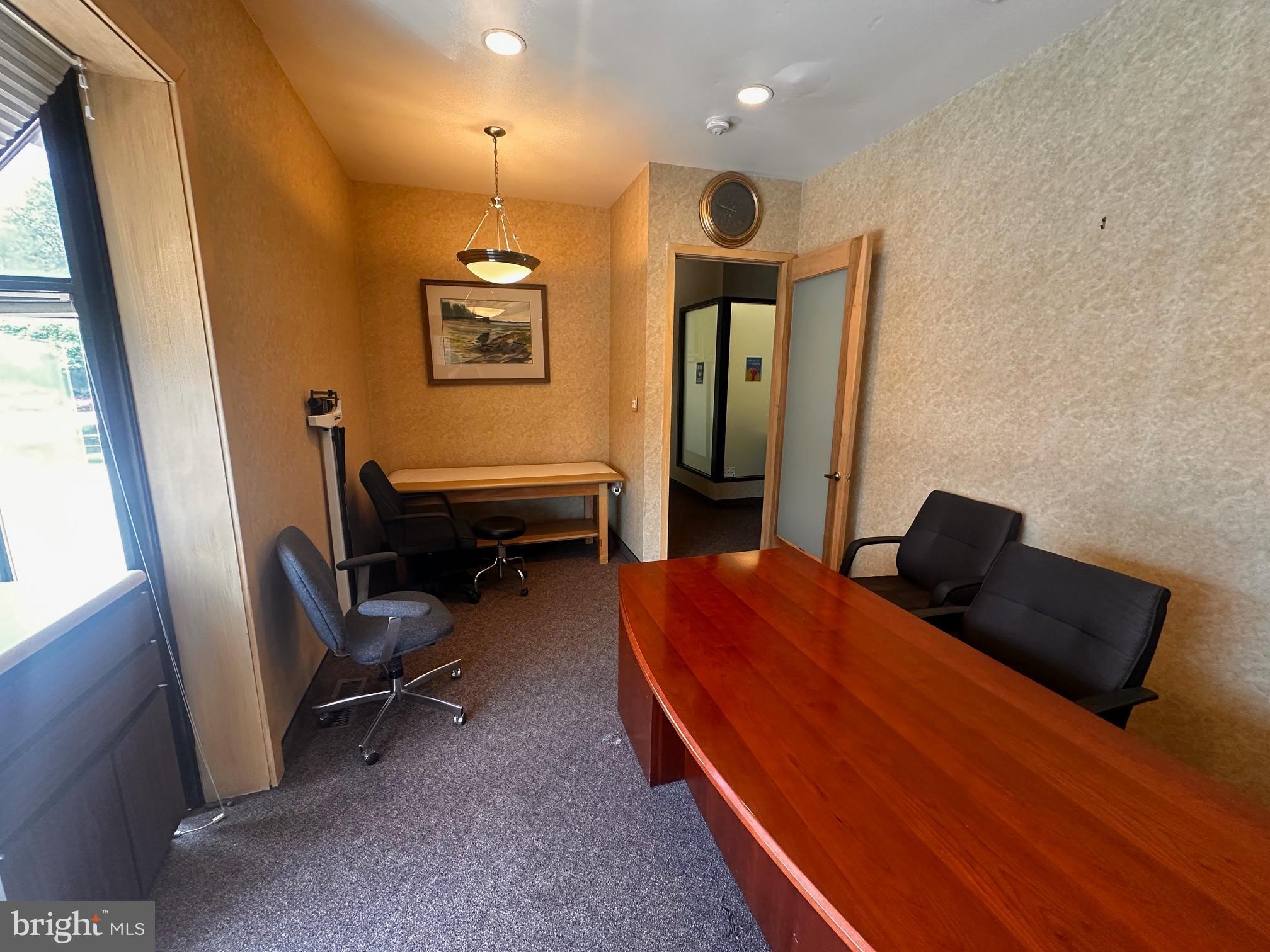 BELLS CORNER - Commercial Lease