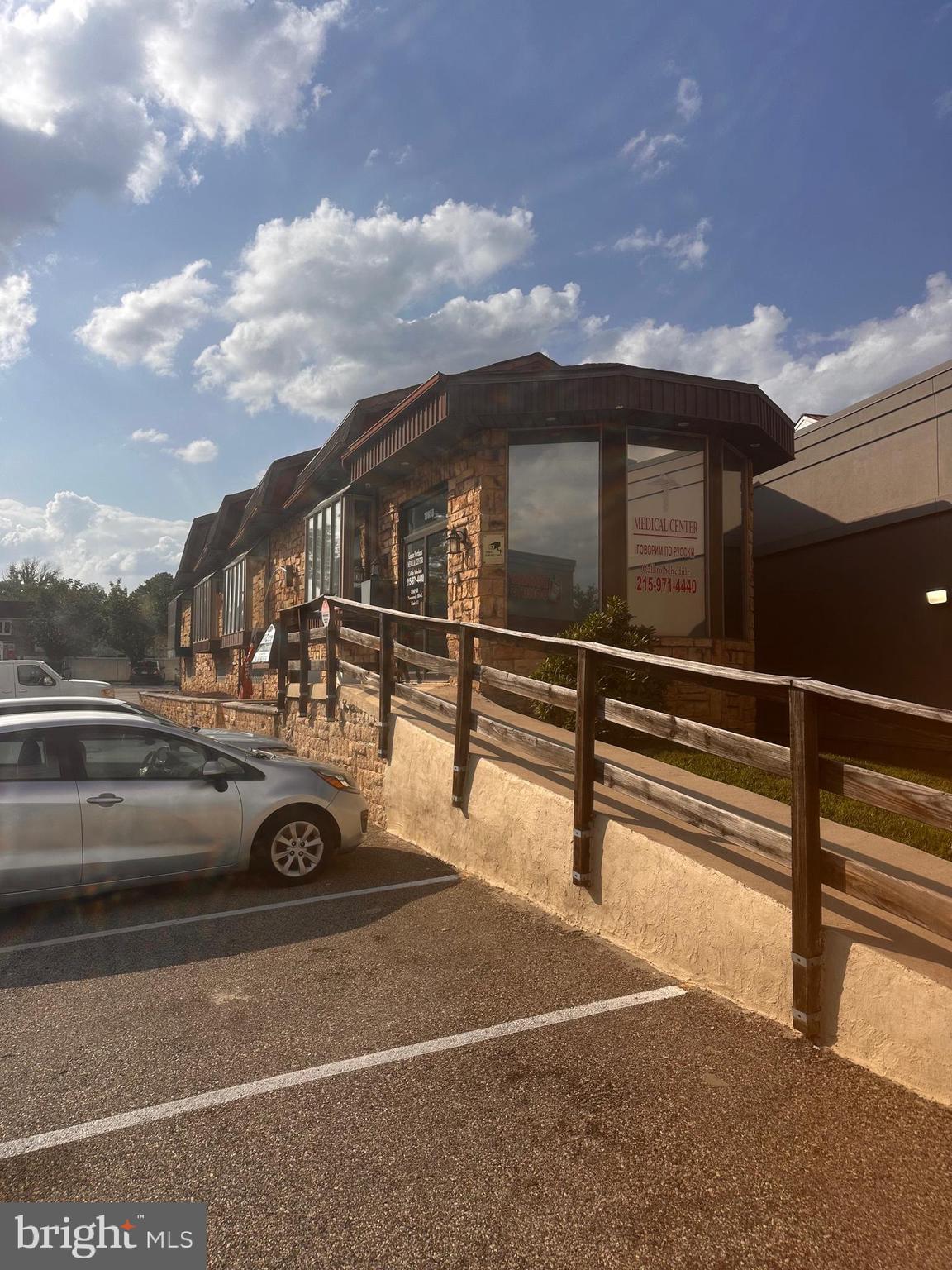 BELLS CORNER - Commercial Lease