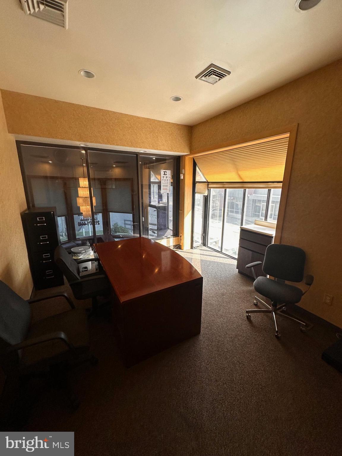 BELLS CORNER - Commercial Lease