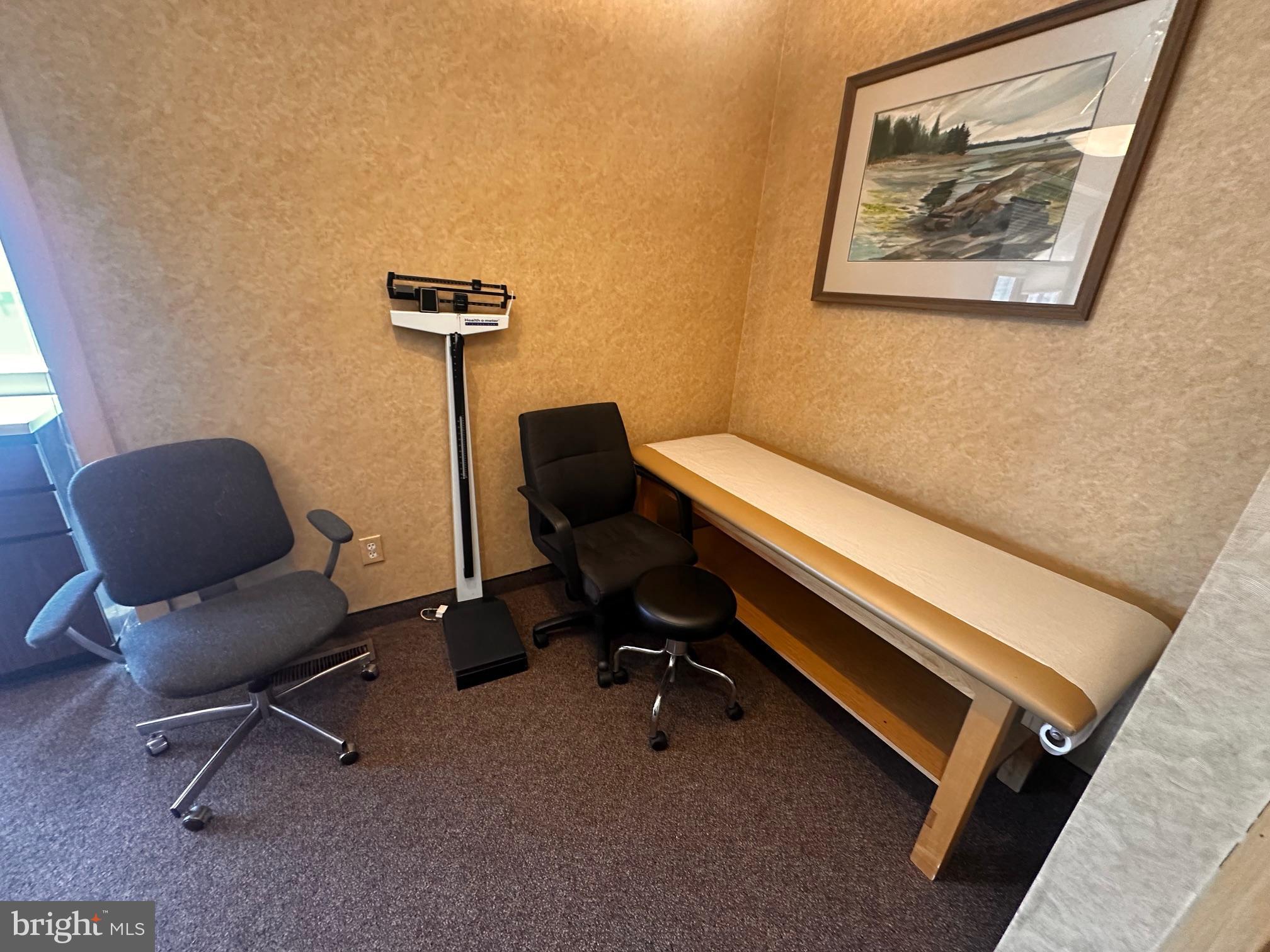 BELLS CORNER - Commercial Lease