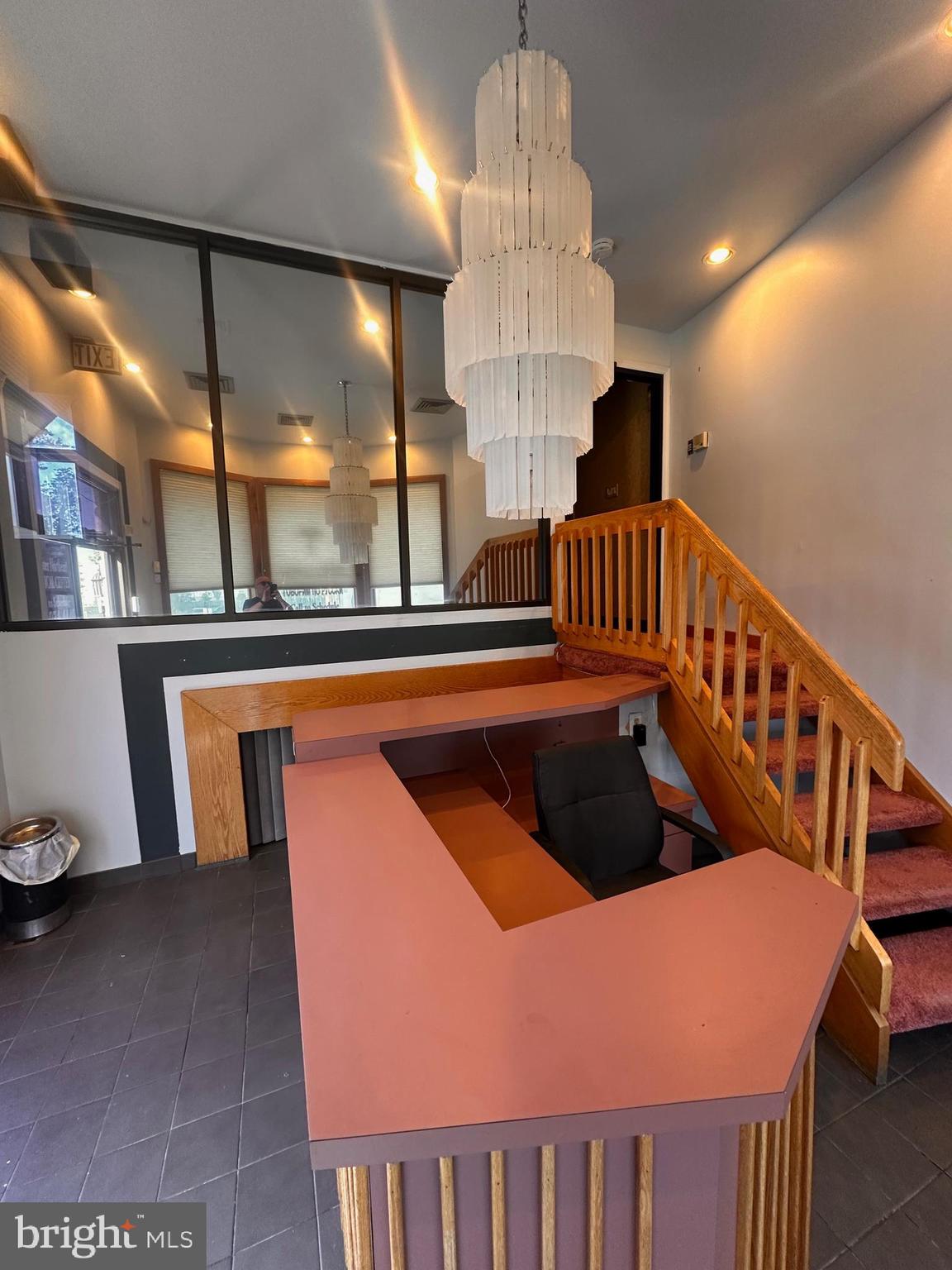 BELLS CORNER - Commercial Lease