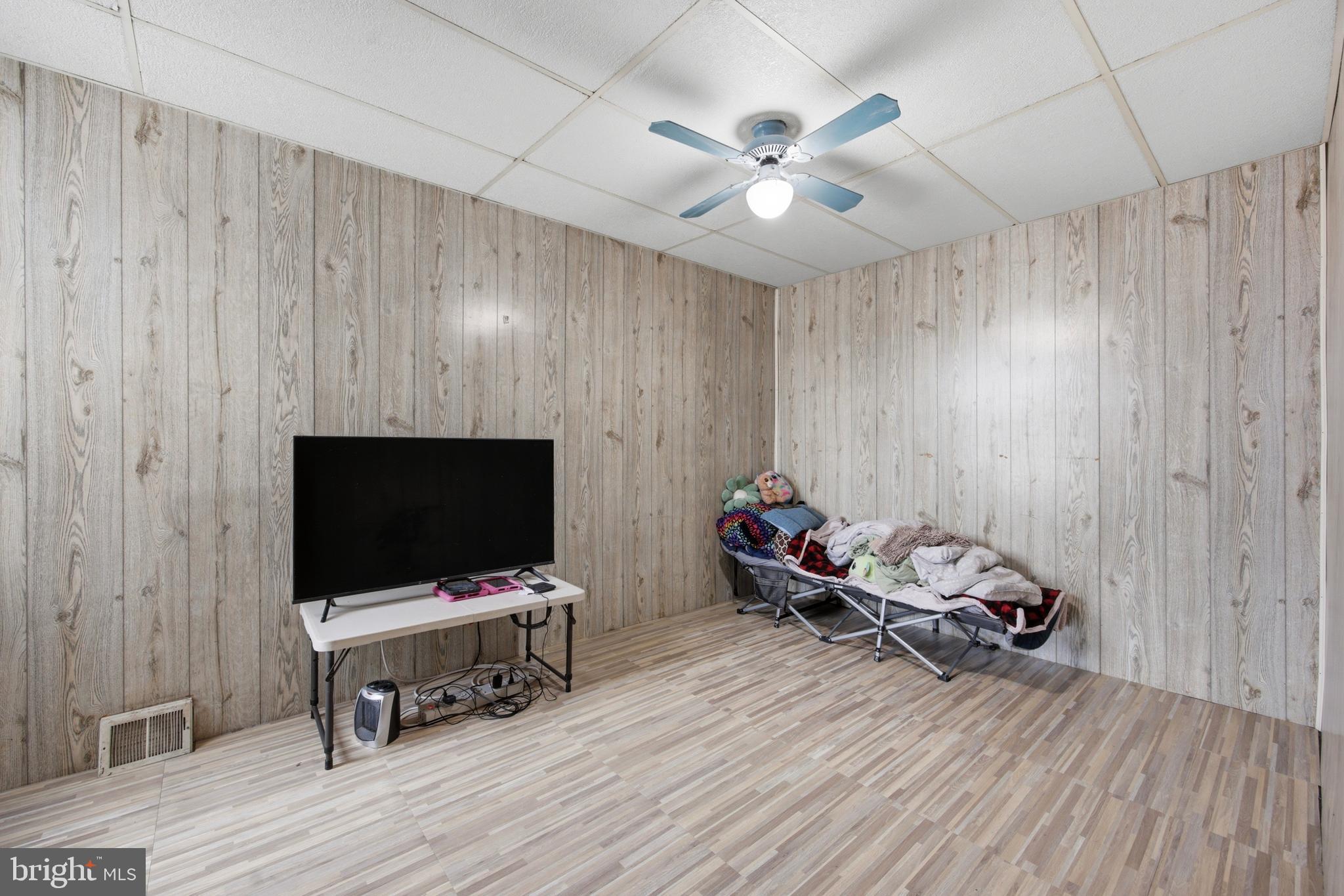 PORT RICHMOND - Residential