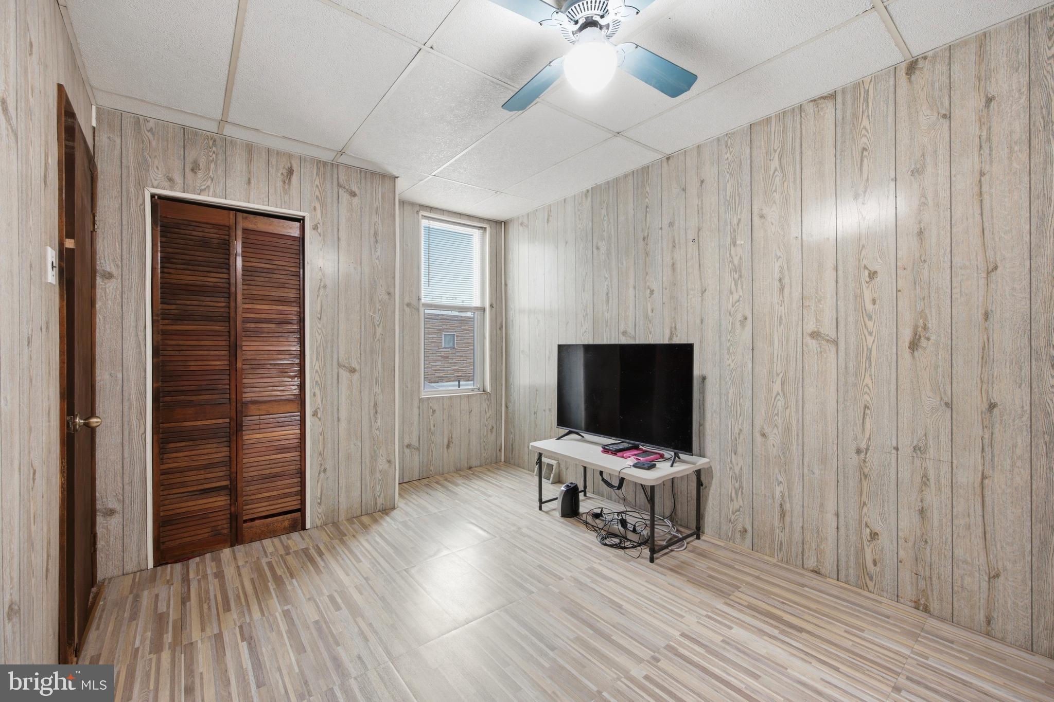 PORT RICHMOND - Residential