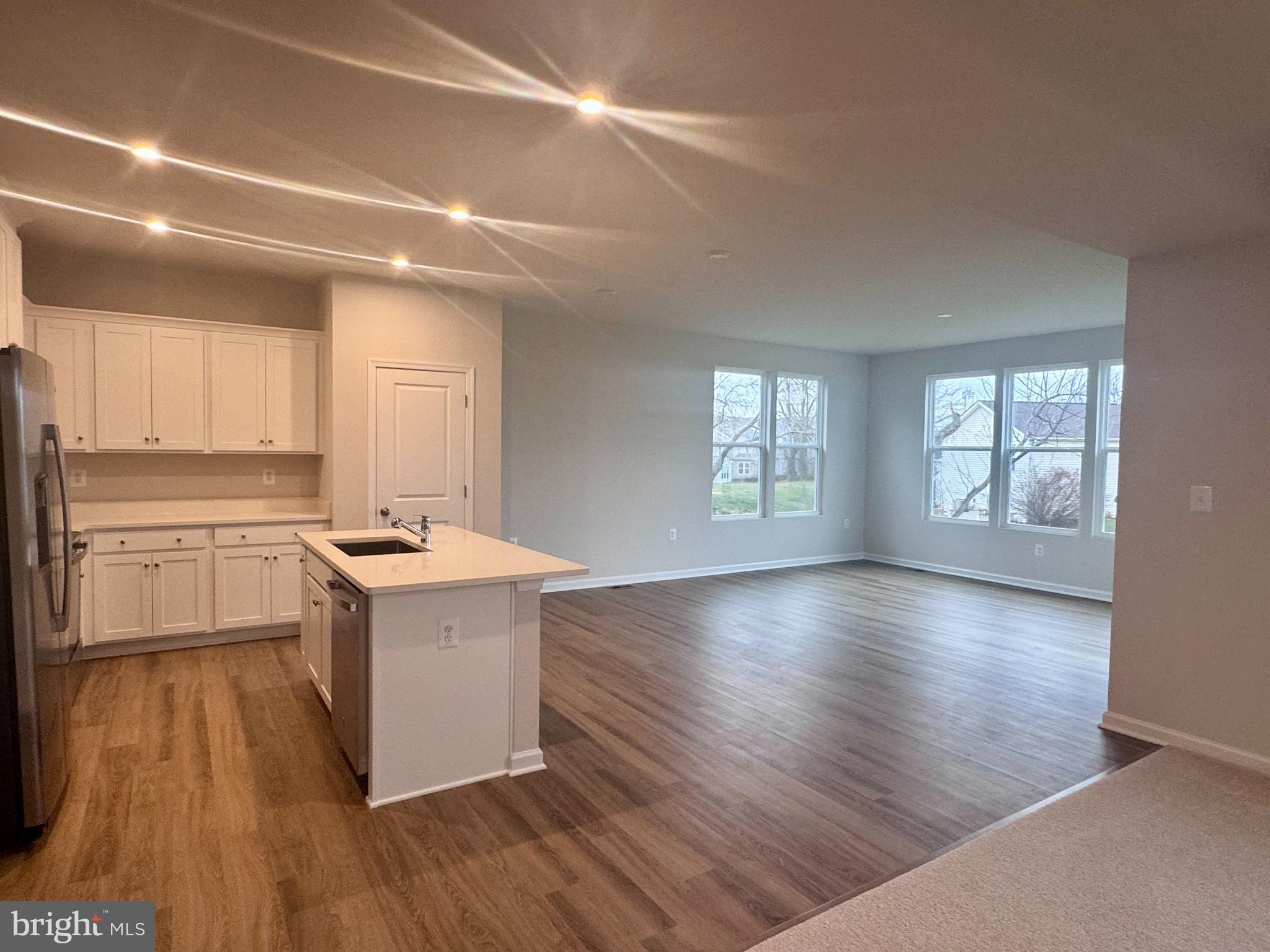 PRESIDENTS POINTE - Residential Lease