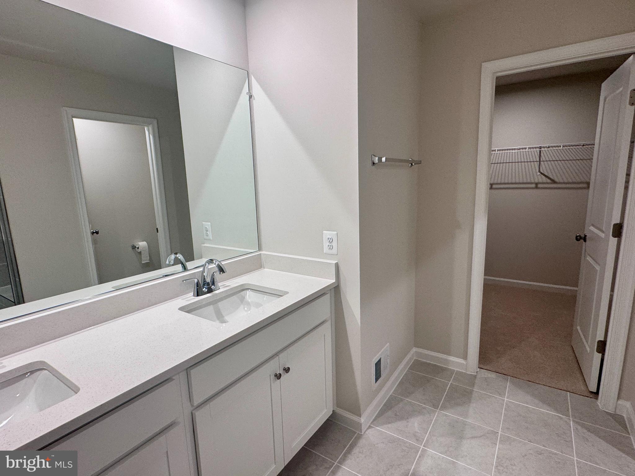 PRESIDENTS POINTE - Residential Lease