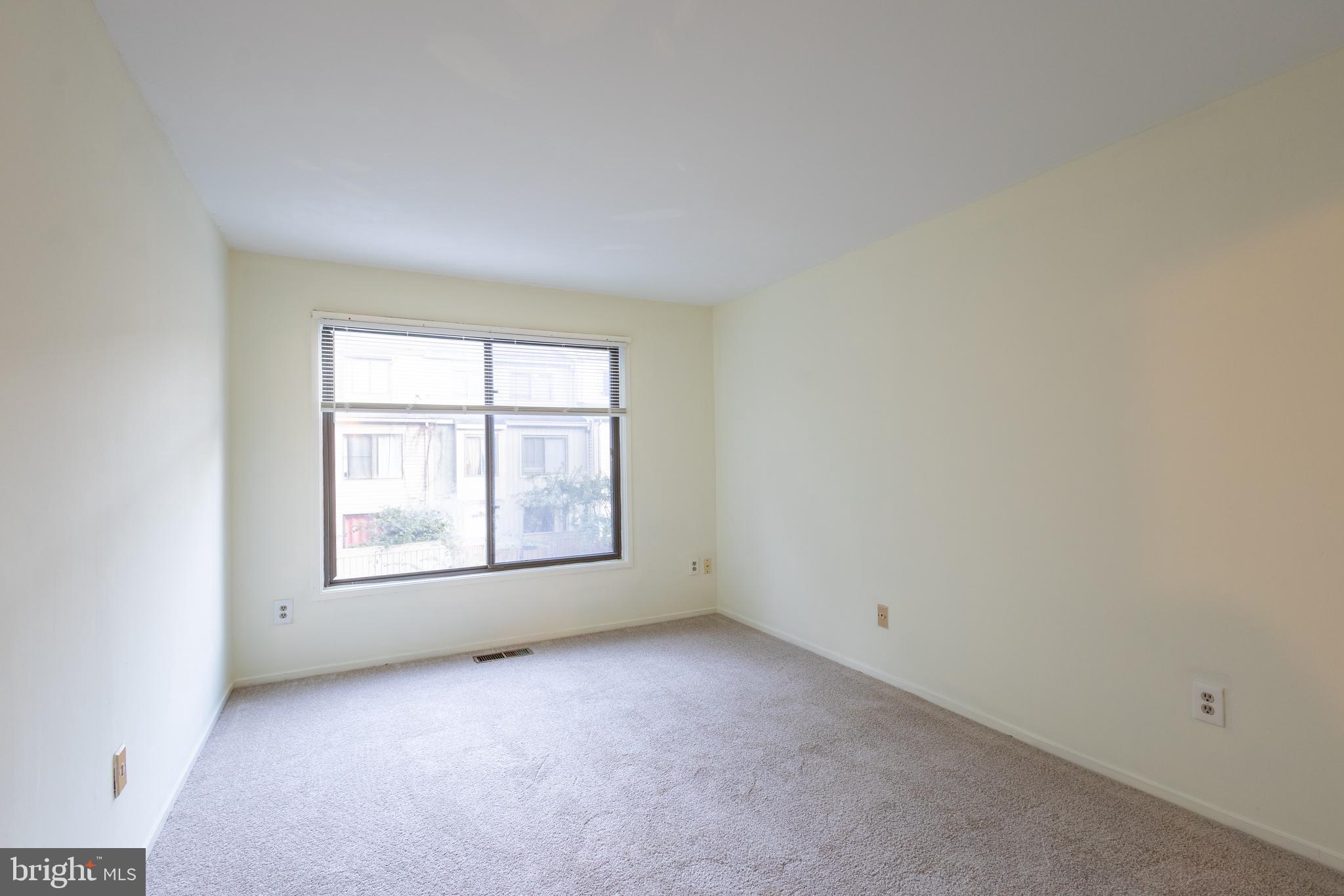 MONTGOMERY VILLAGE - Residential Lease