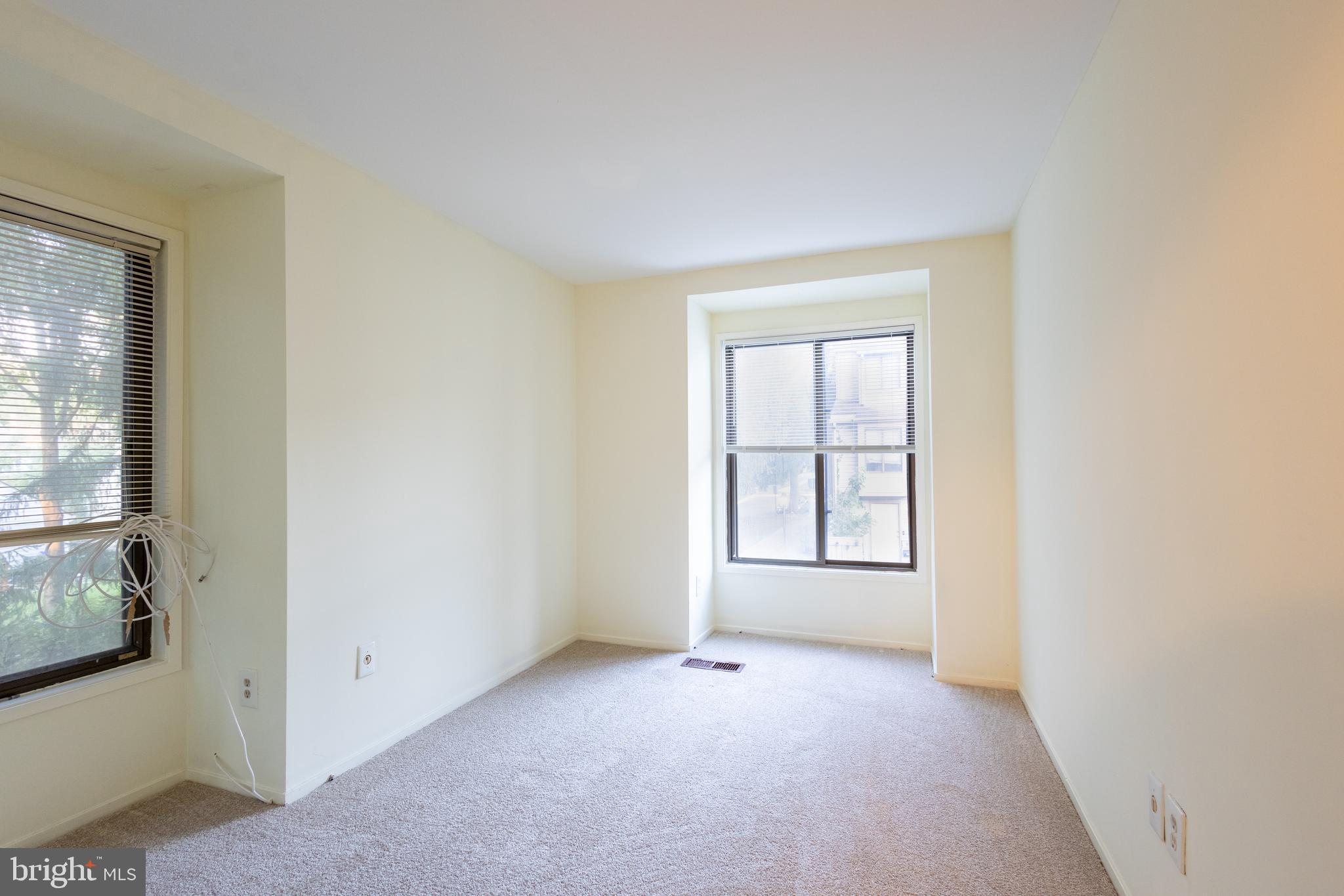 MONTGOMERY VILLAGE - Residential Lease