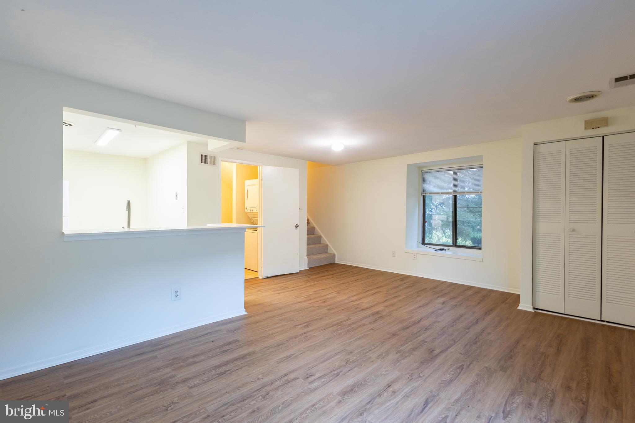 MONTGOMERY VILLAGE - Residential Lease