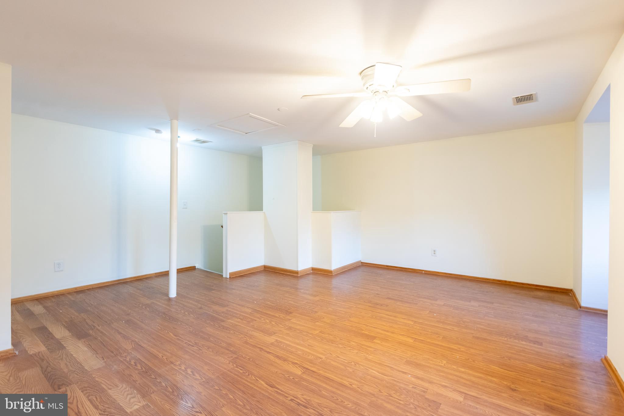 MONTGOMERY VILLAGE - Residential Lease