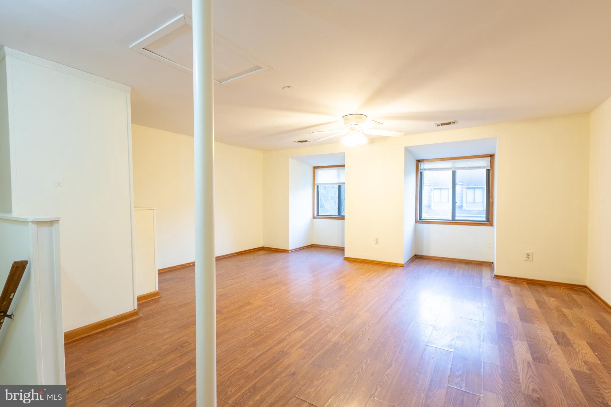 MONTGOMERY VILLAGE - Residential Lease