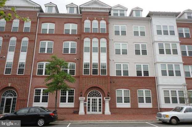 MAIN STREET - Residential Lease