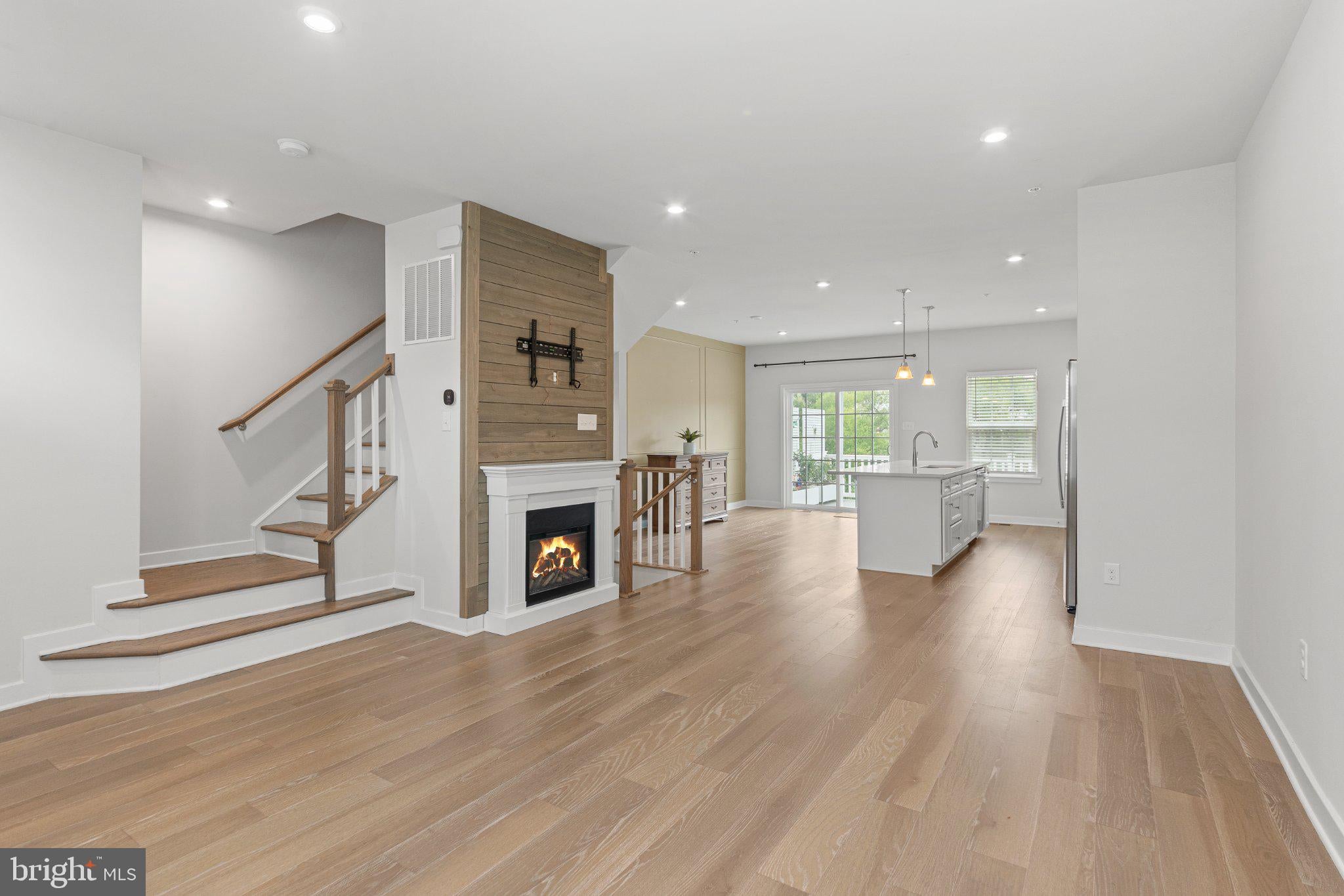 82 HUNTERS DRIVE