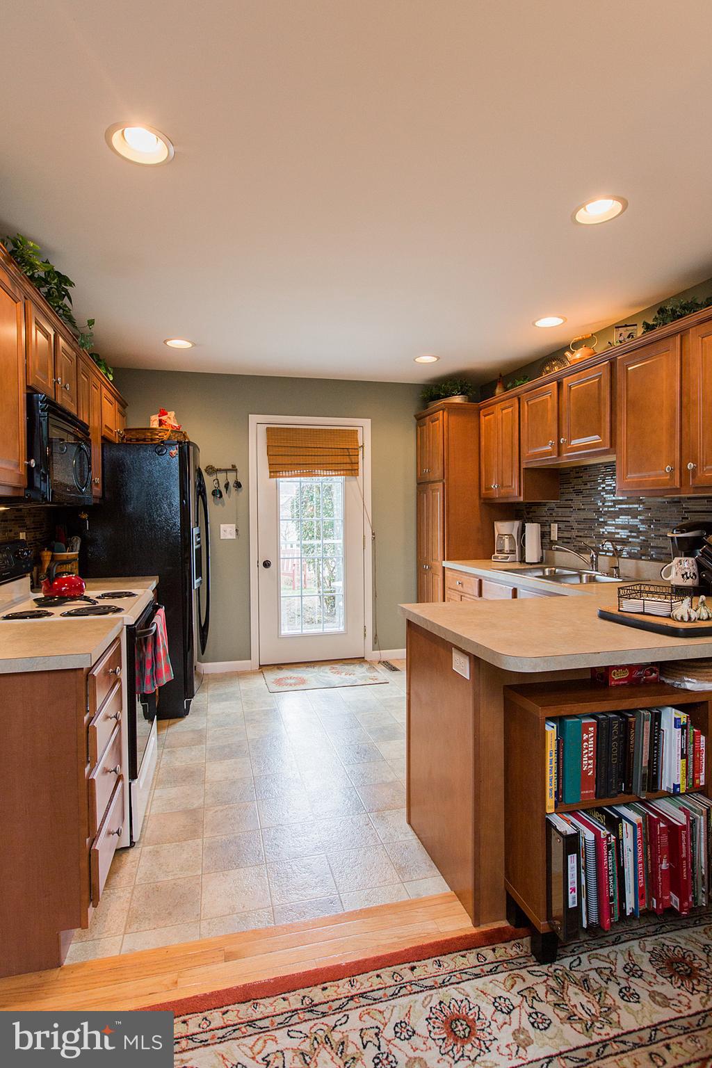 KISSEL HILL COMMONS - Residential