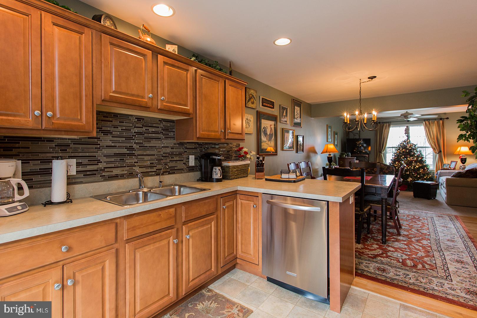 KISSEL HILL COMMONS - Residential