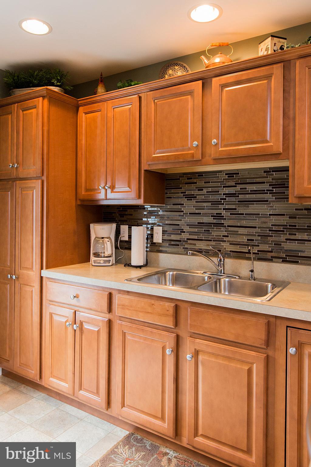 KISSEL HILL COMMONS - Residential