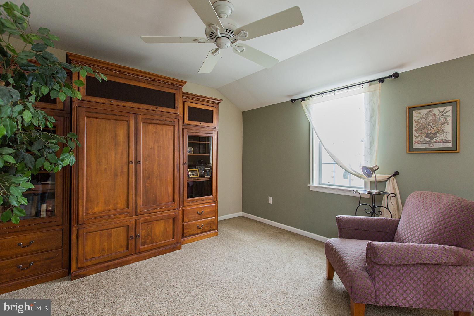 KISSEL HILL COMMONS - Residential