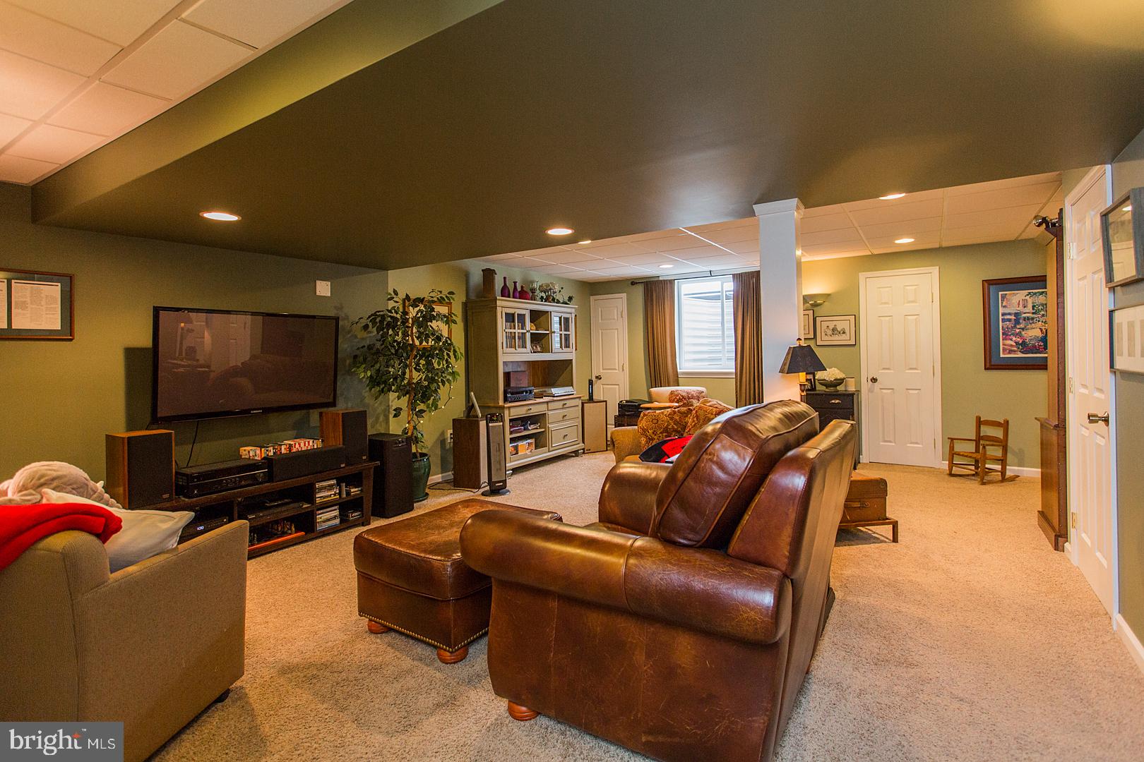KISSEL HILL COMMONS - Residential