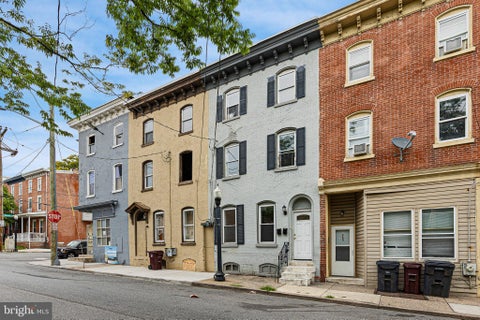 Townhouse For Rent - 715 W 8th St #2<br/> New Castle County, WILMINGTON, DE 19801