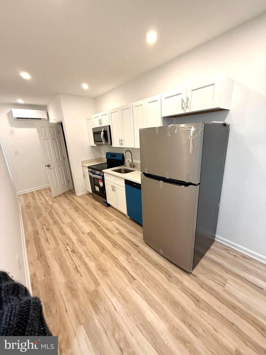 Welcome home to an Excellent Invest or Owner Occupant Home!  
Three units on three floors, two bedrooms & two baths in each unit.  Located directly across from Fairmount Park and The "Strawberry Green" Driving Range, walk or jog/bike to Boat House Row, Art Museum/ Rocky Steps, Dog Park or to your office Downtown Philadelphia. Local Bars & Some of the best Restaurants in the Country await you!  Let the pictures speak for themselves.
Make an appointment and Submit your offers:-)