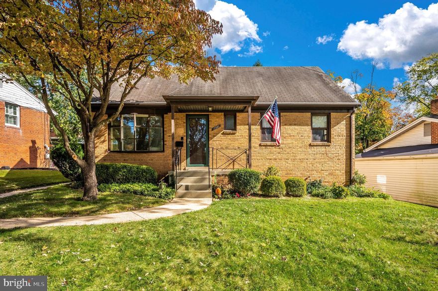 Superb all-brick Cape Cod! Three levels, 4 true above-ground bedrooms, and 3 renovated baths. Great main floor layout -  easy to convert to an open floor plan. 
Fantastic full-size kitchen with new LVT flooring and newer appliances,  just waiting for your customization. Original Hardwood floors. Walk-out lower level, cozy screened-in porch.  Great-sized flat backyard!