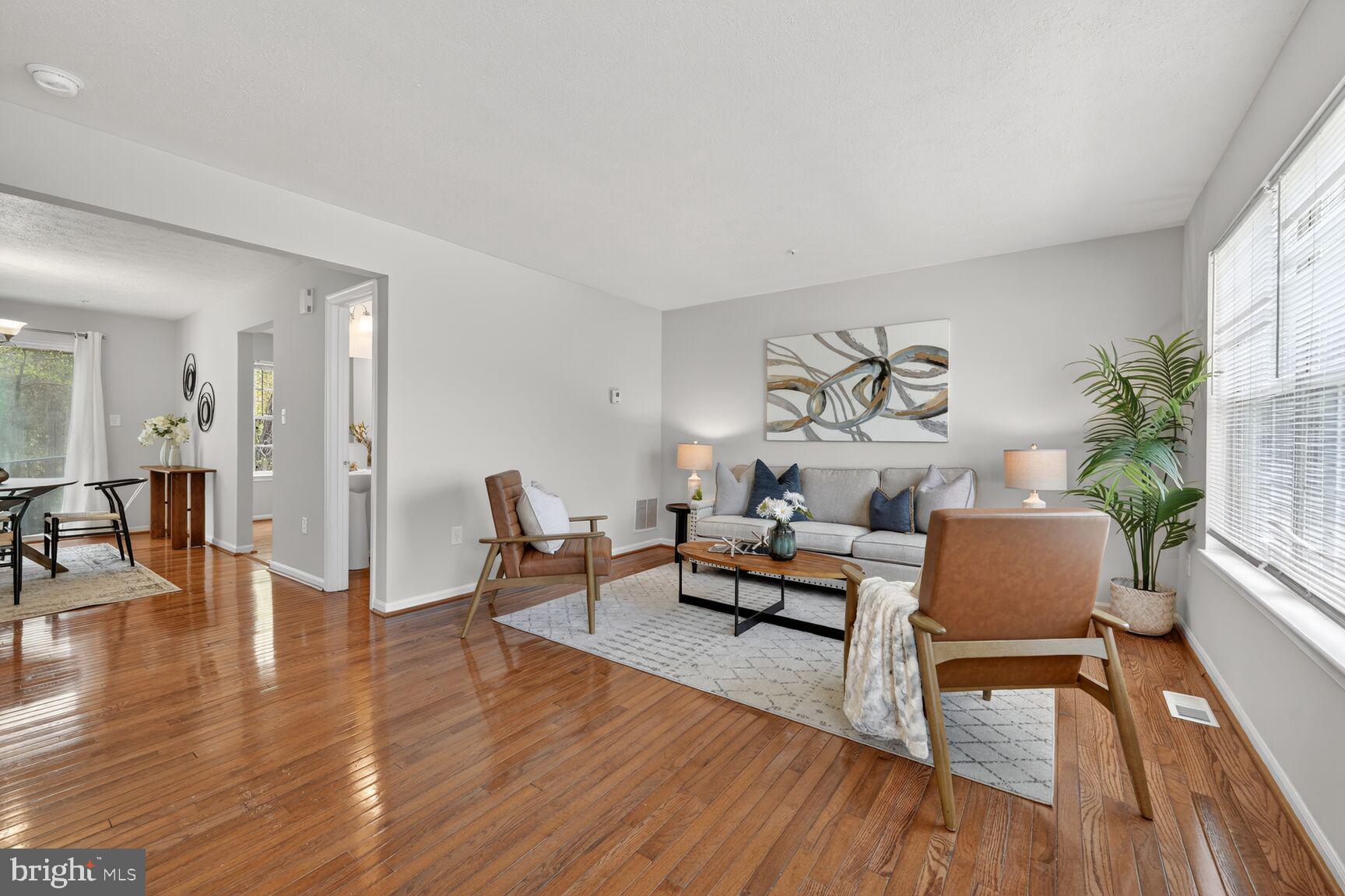 1546 DEEP GORGE COURT