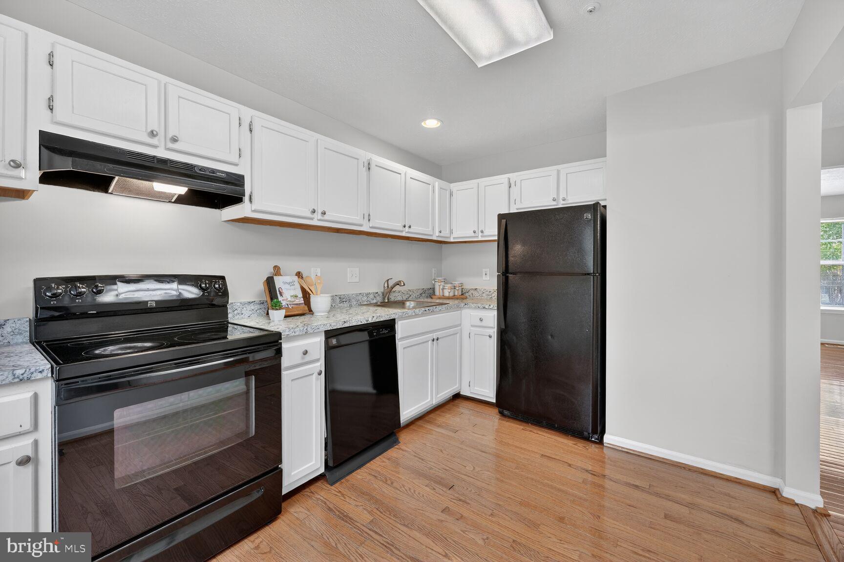 1546 DEEP GORGE COURT