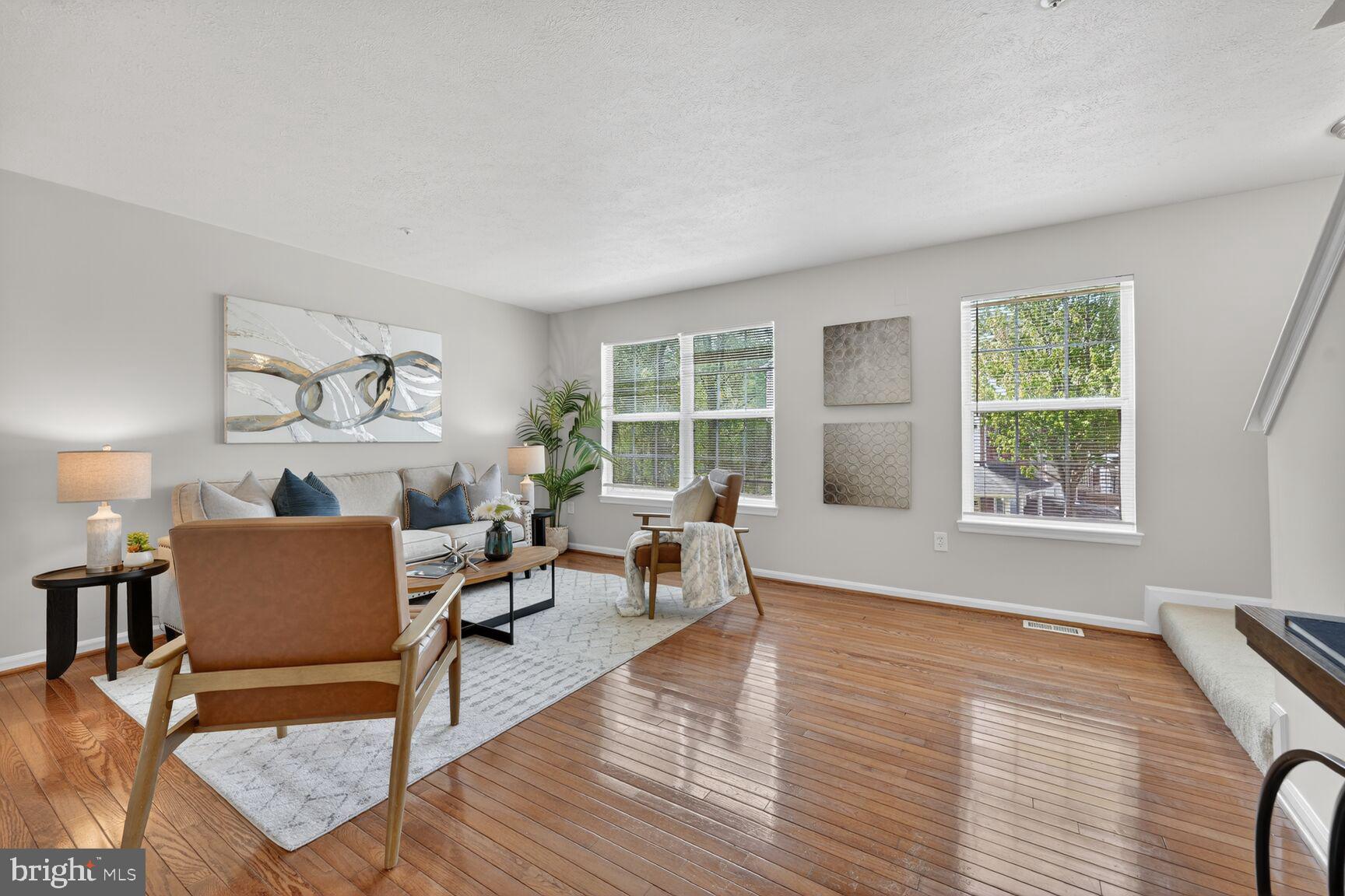 1546 DEEP GORGE COURT