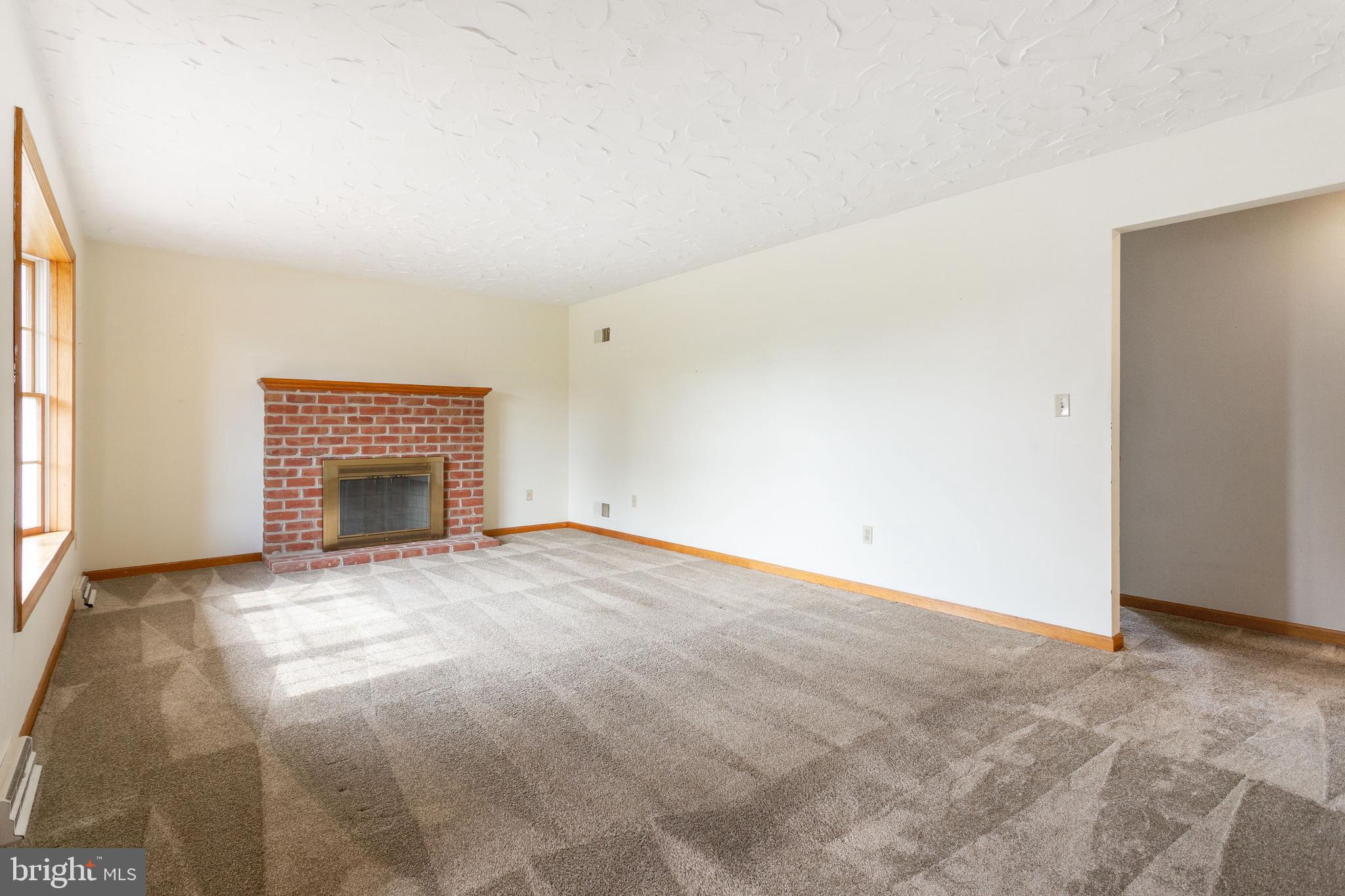 125 S LINCOLN DRIVE