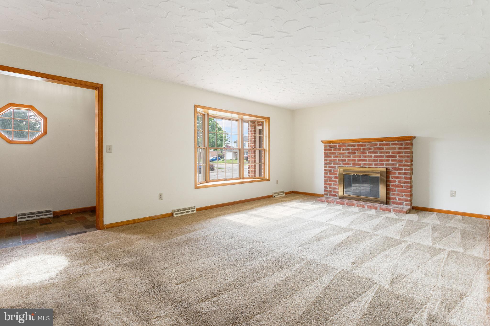 125 S LINCOLN DRIVE