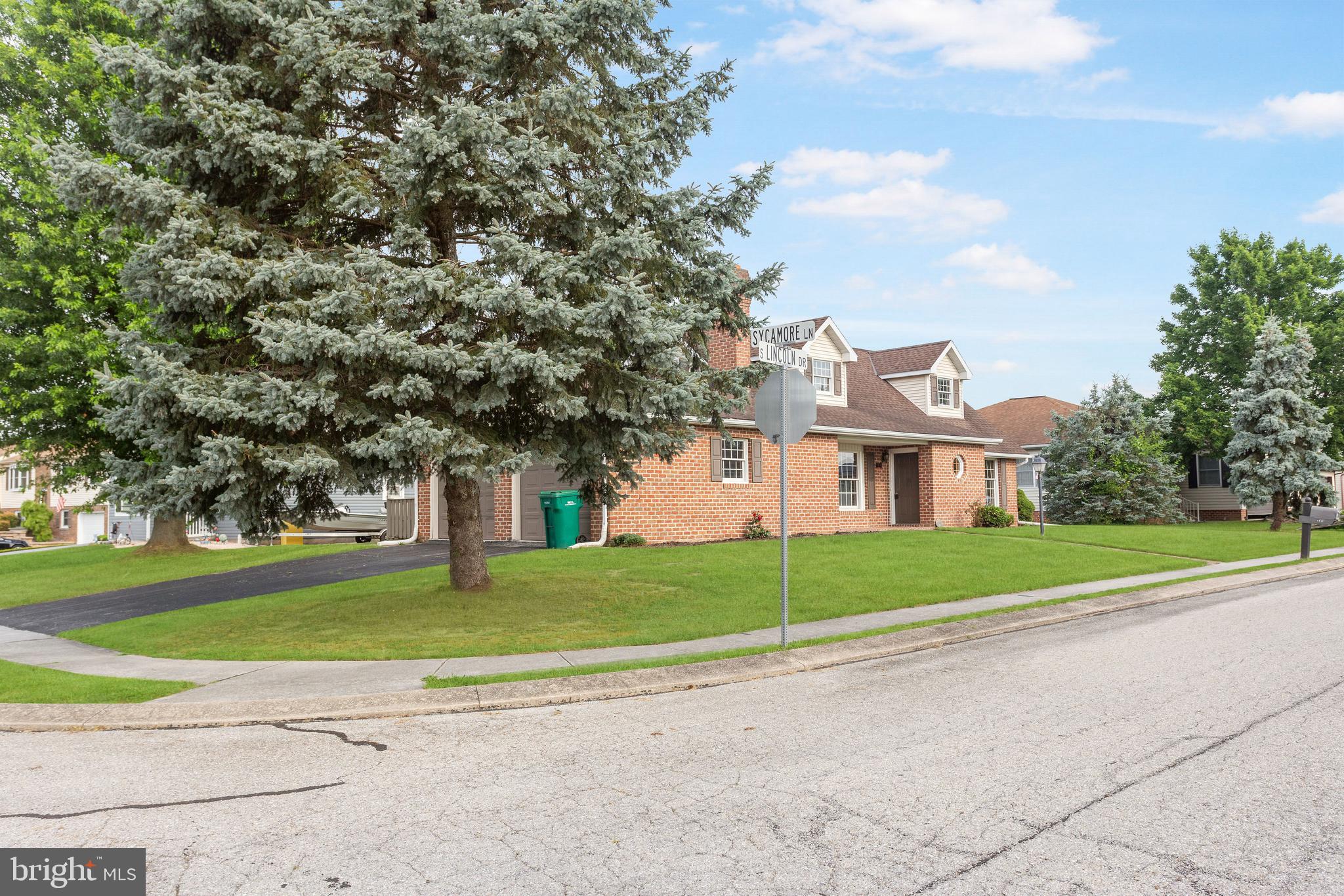 125 S LINCOLN DRIVE