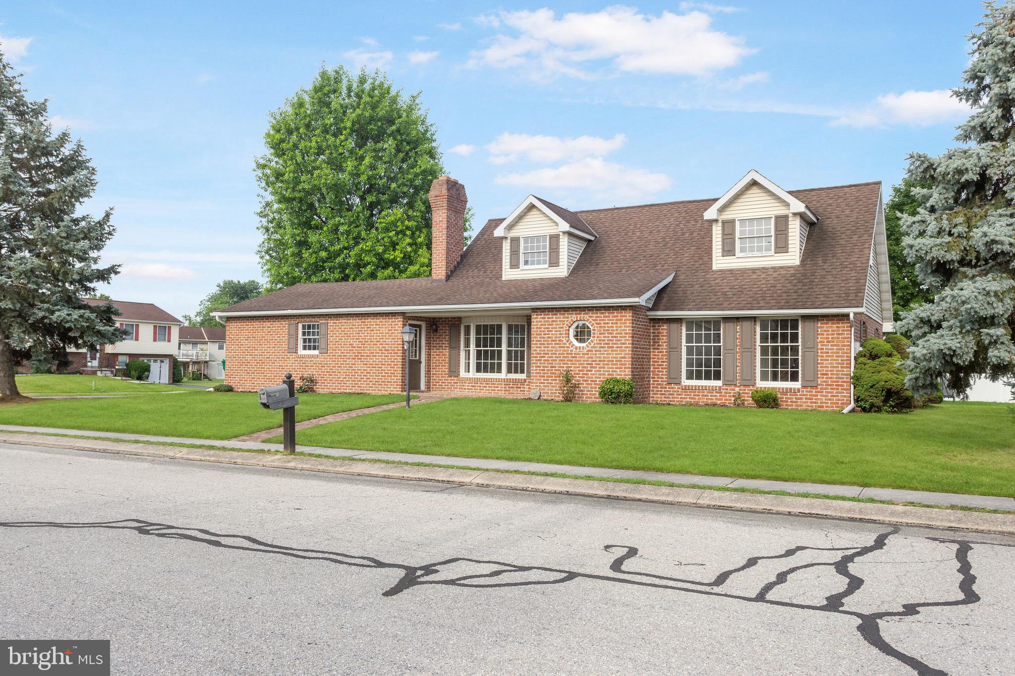 125 S LINCOLN DRIVE