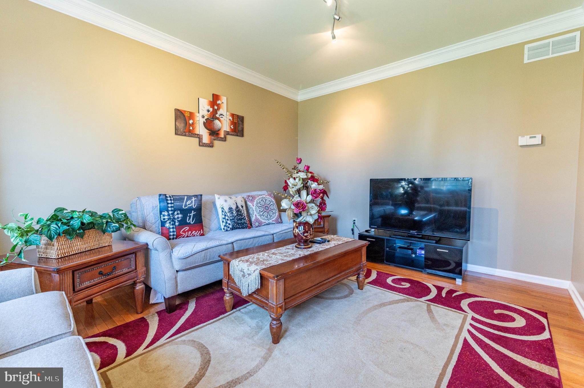 LAFAYETTE MEADOWS - Residential