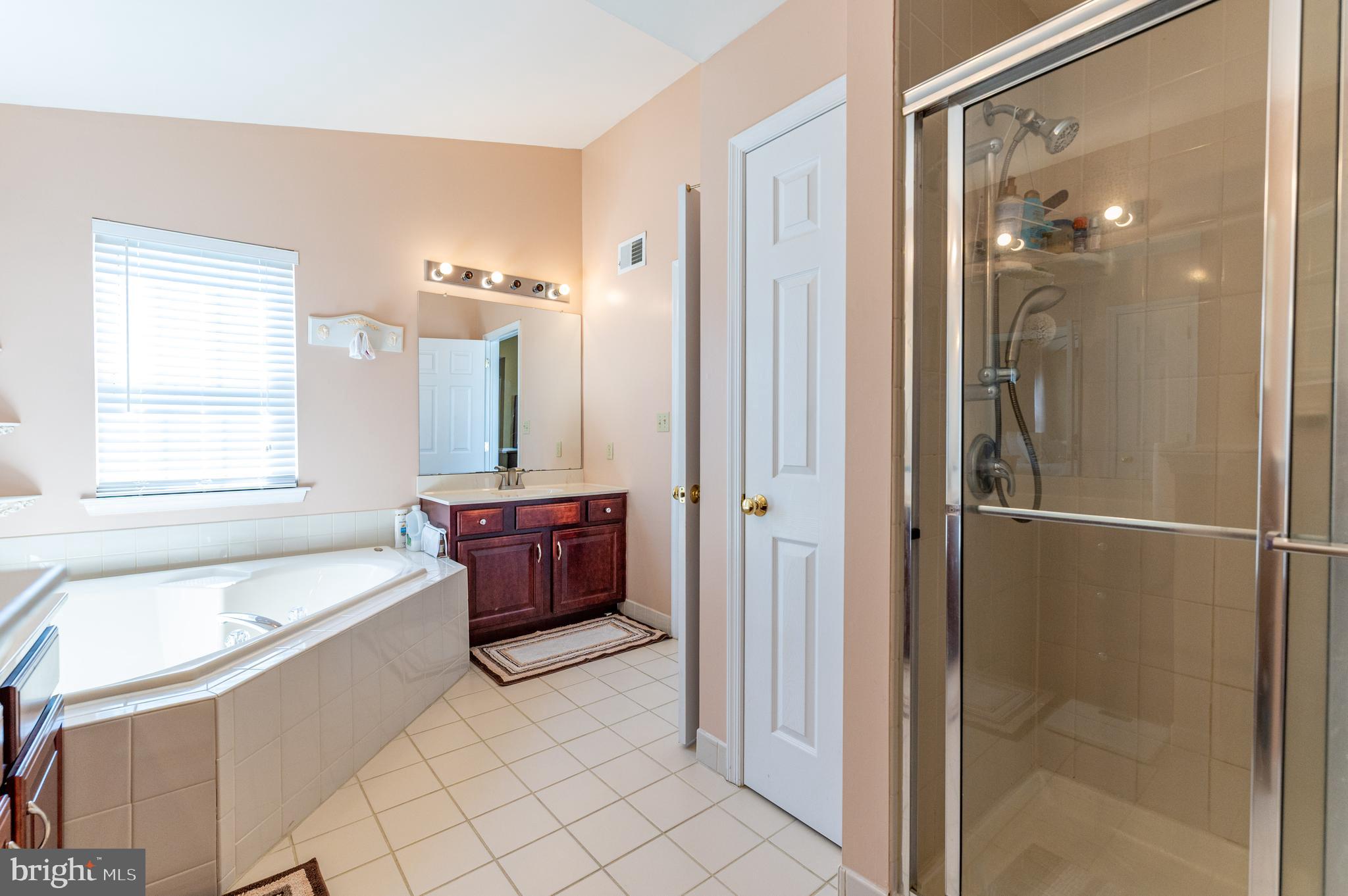 LAFAYETTE MEADOWS - Residential