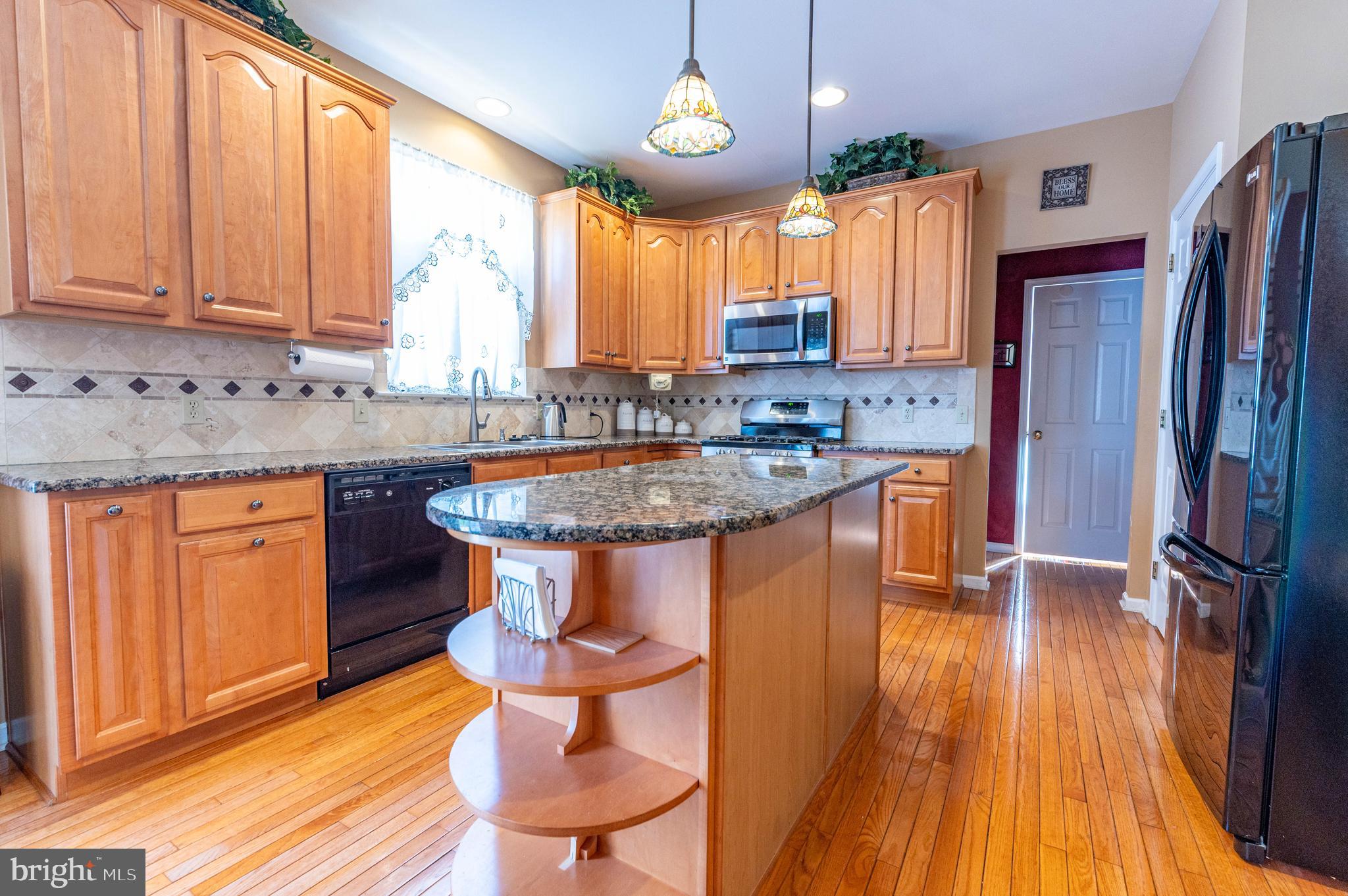 LAFAYETTE MEADOWS - Residential