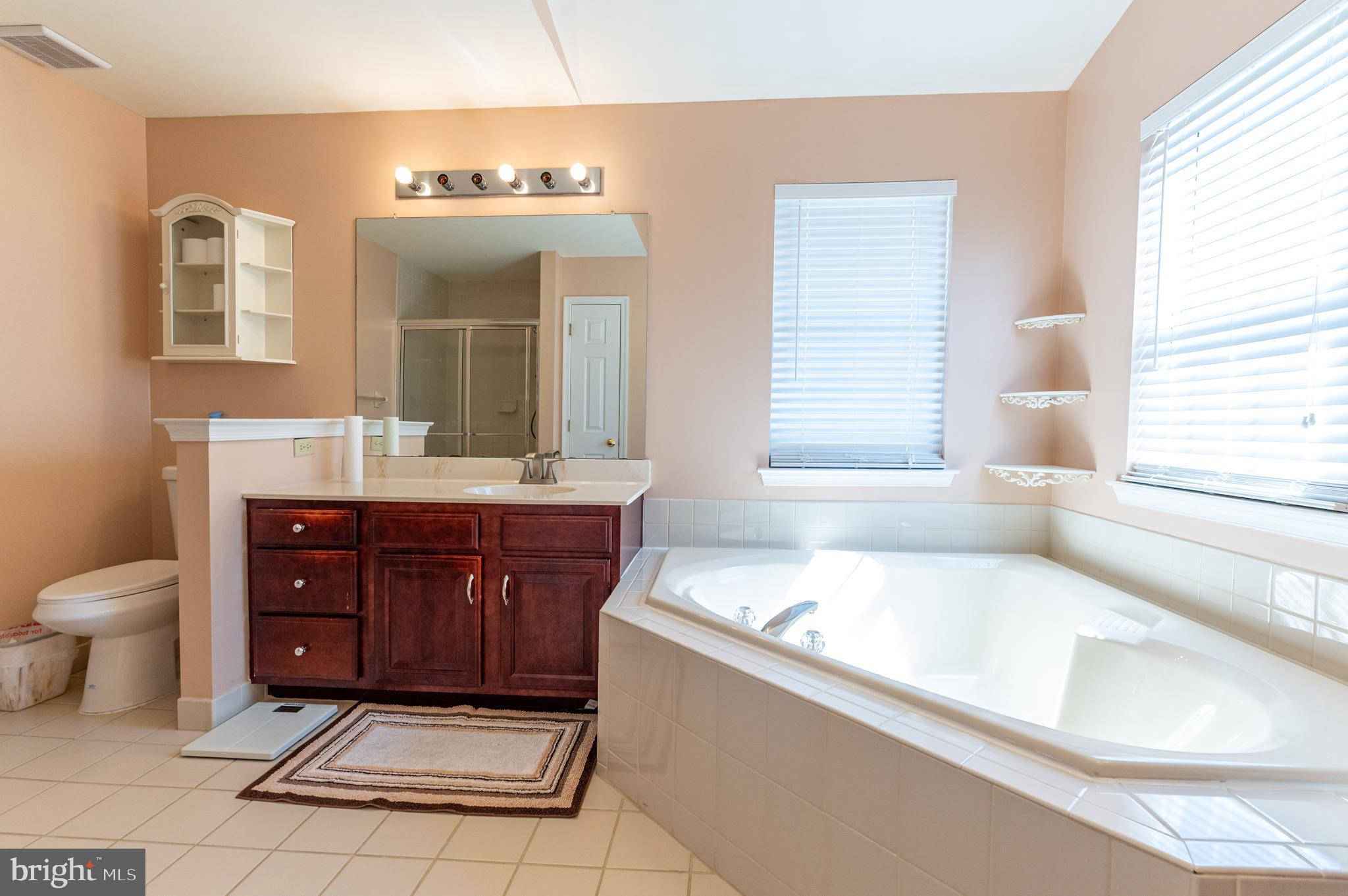 LAFAYETTE MEADOWS - Residential