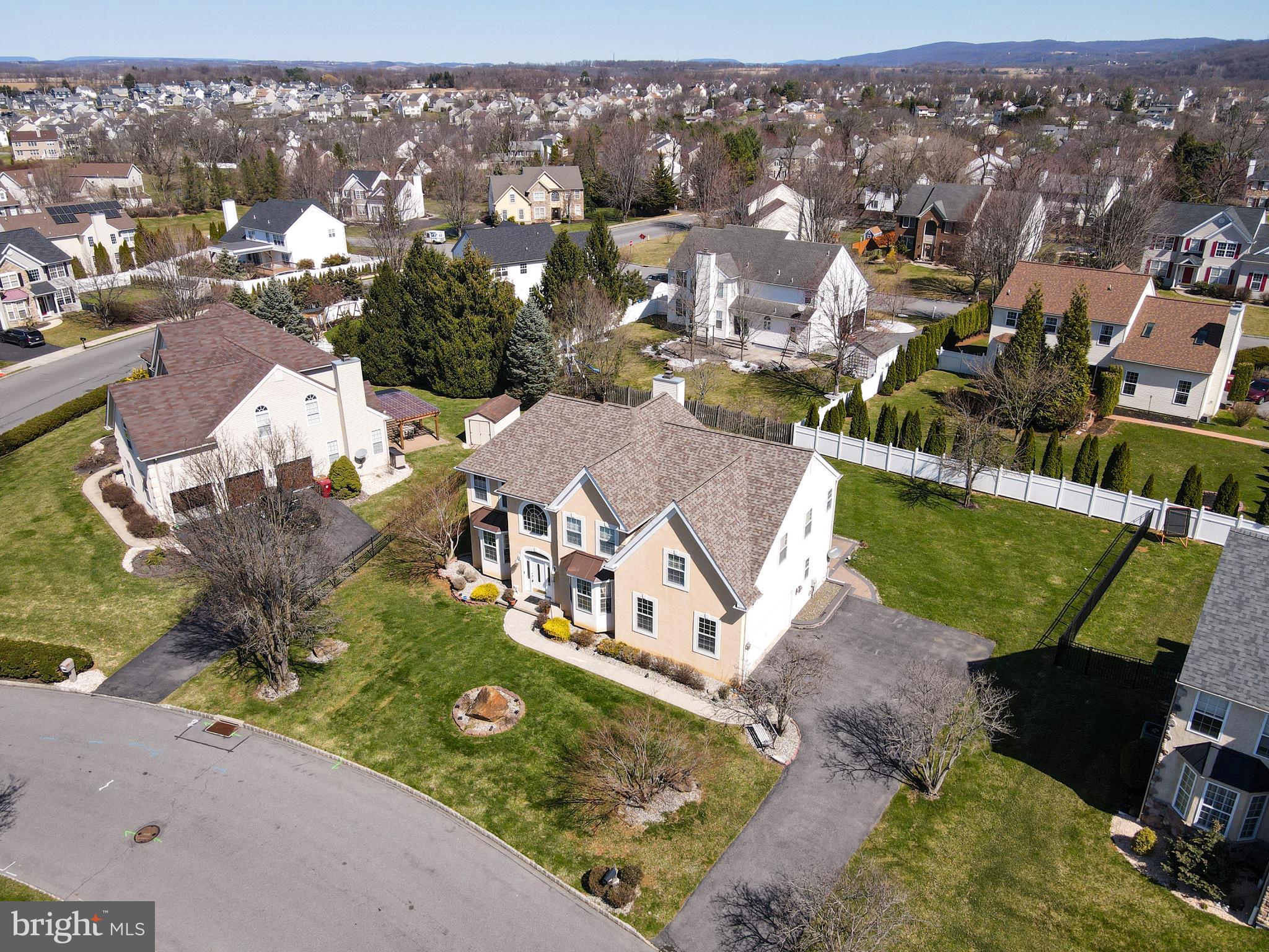 LAFAYETTE MEADOWS - Residential