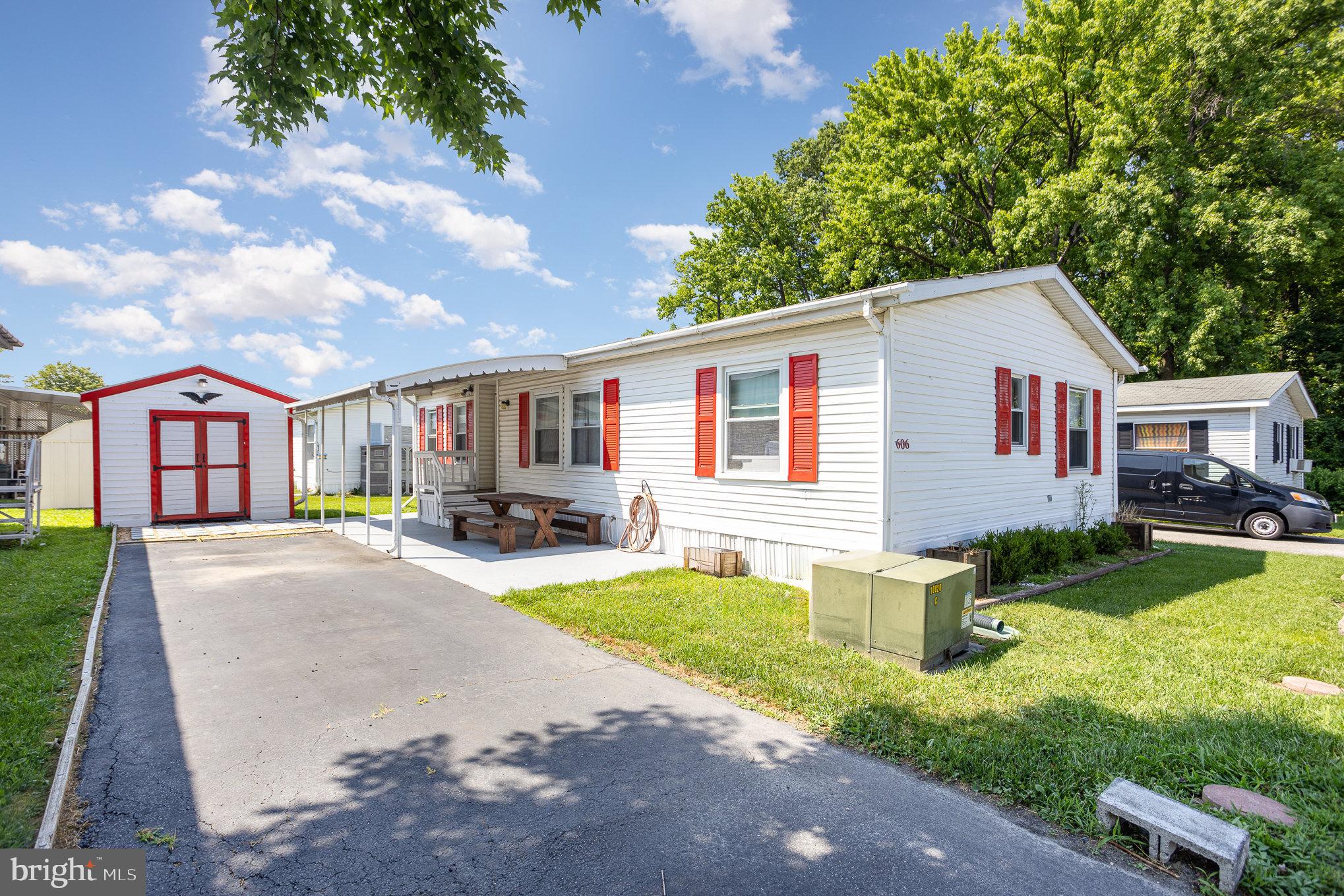 BRIARWOOD ESTATES - Residential