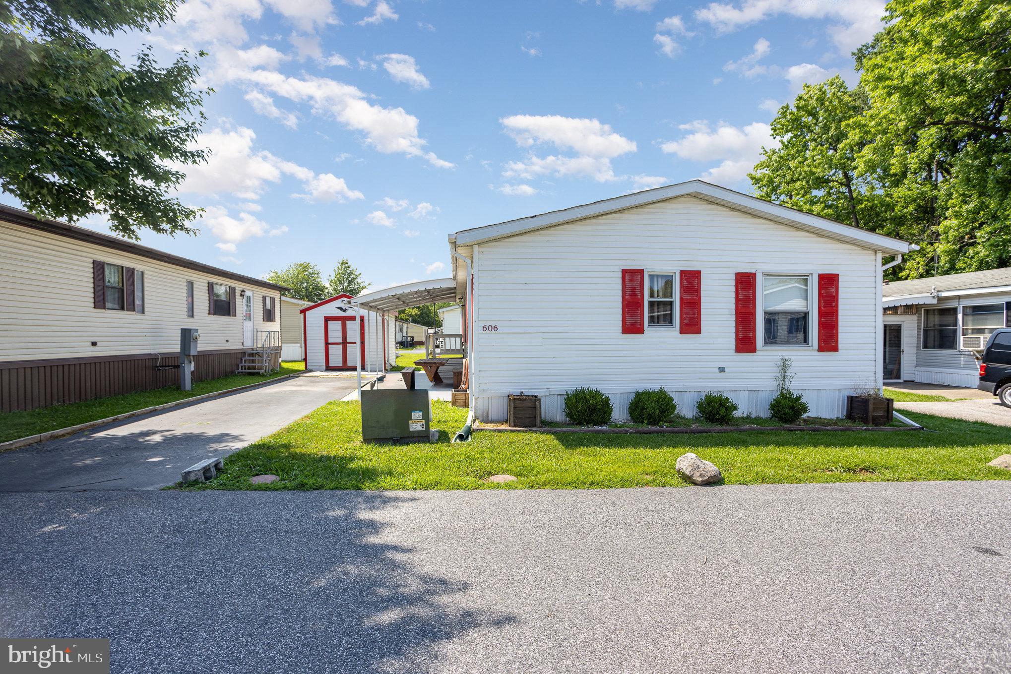 BRIARWOOD ESTATES - Residential