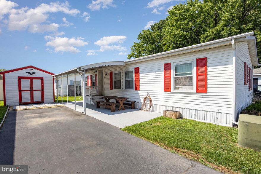 Welcome to your new home in Briarwood Estates! This charming 3-bedroom, 2-bath mobile home offers the perfect blend of comfort and convenience. Nestled in a quiet neighborhood near tranquil water views, this property has spacious living areas and well maintained amenities. Enjoy close proximity to 695 for easy commute & variety of nearby restaurants, making dining out a breeze. Perfect for those looking to embrace a relaxed and vibrant lifestyle! LOT RENT IS $825