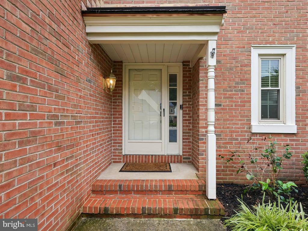 142 FOXWOOD DRIVE