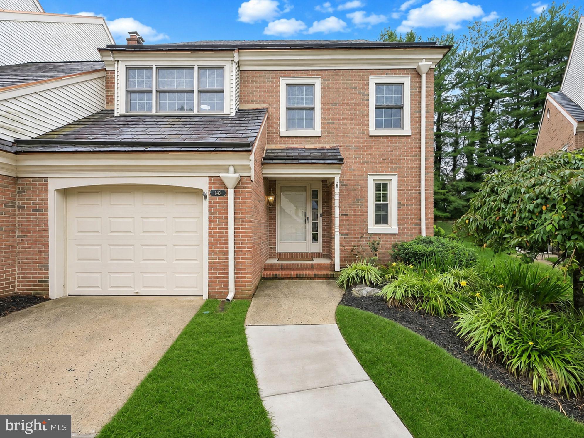 142 FOXWOOD DRIVE