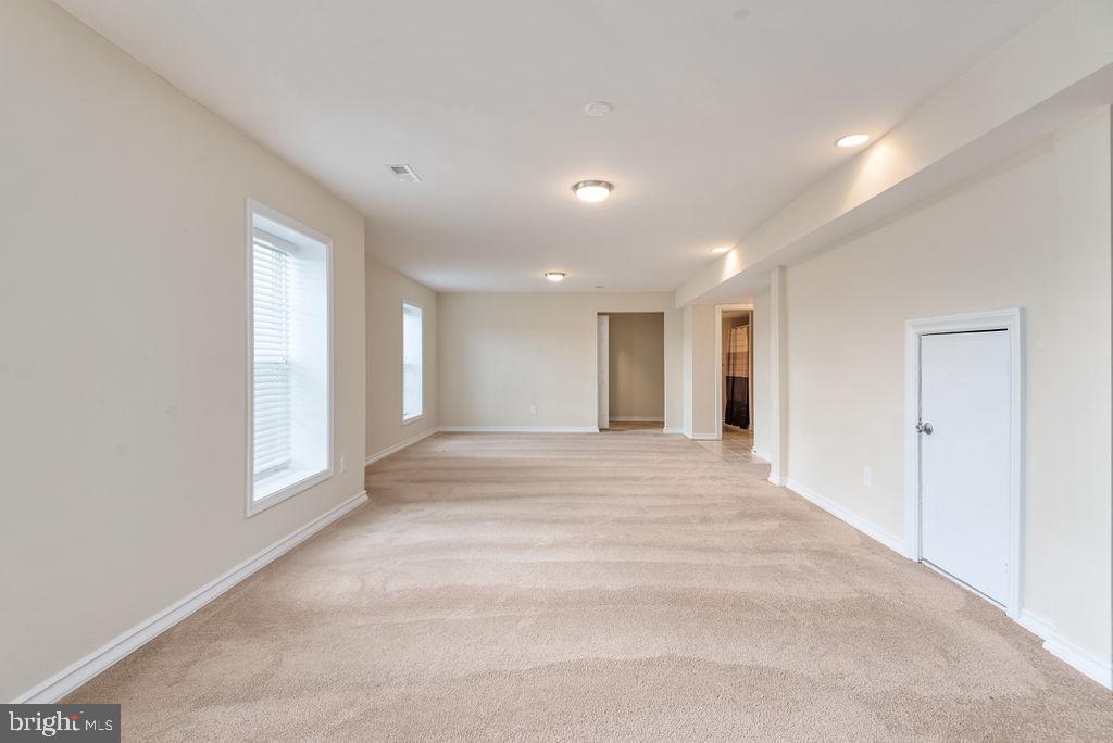 LEE'S PARKE - Residential