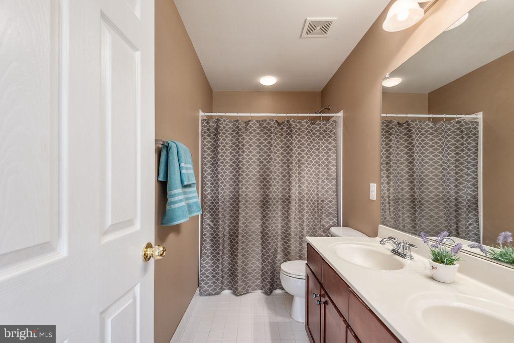 LEE'S PARKE - Residential