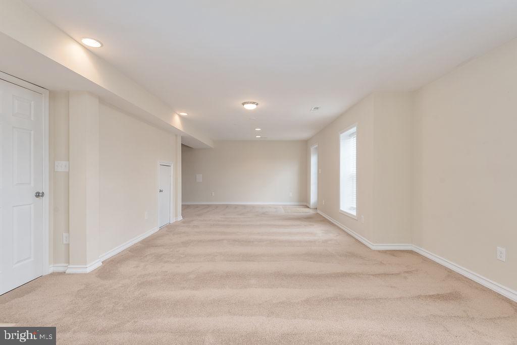 LEE'S PARKE - Residential