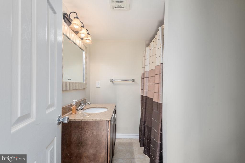 LEE'S PARKE - Residential