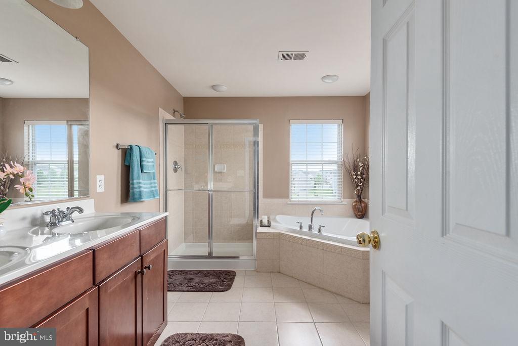 LEE'S PARKE - Residential