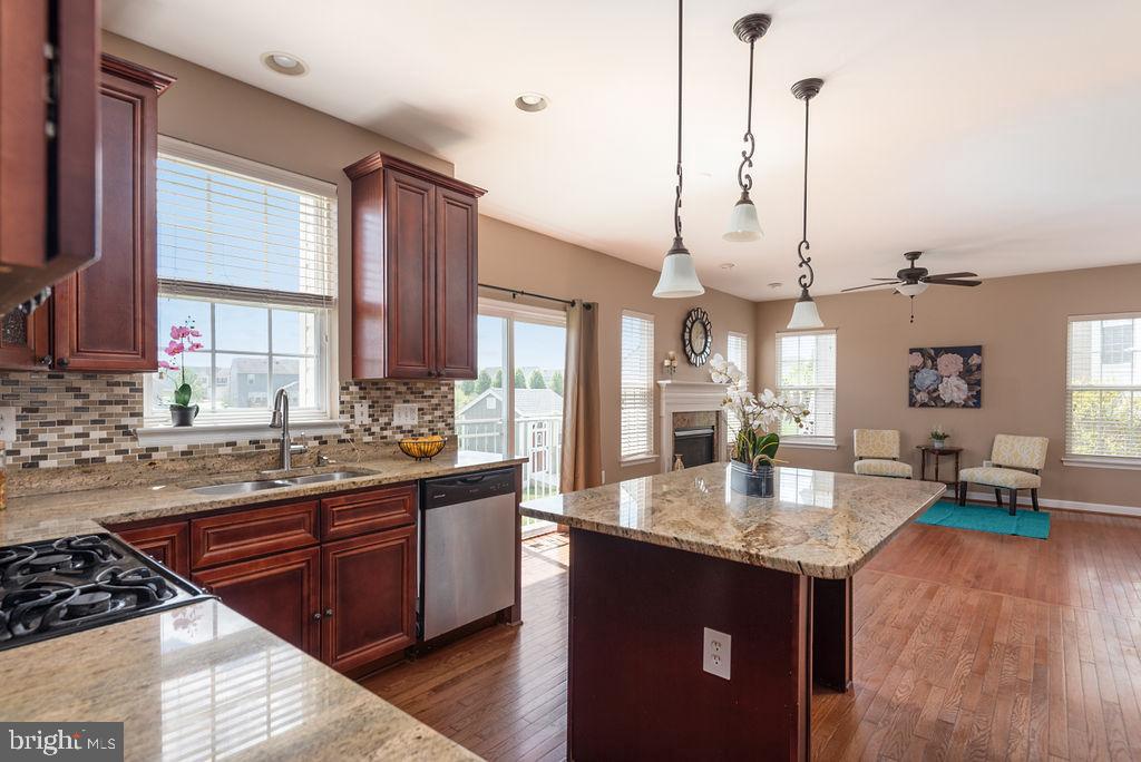 LEE'S PARKE - Residential