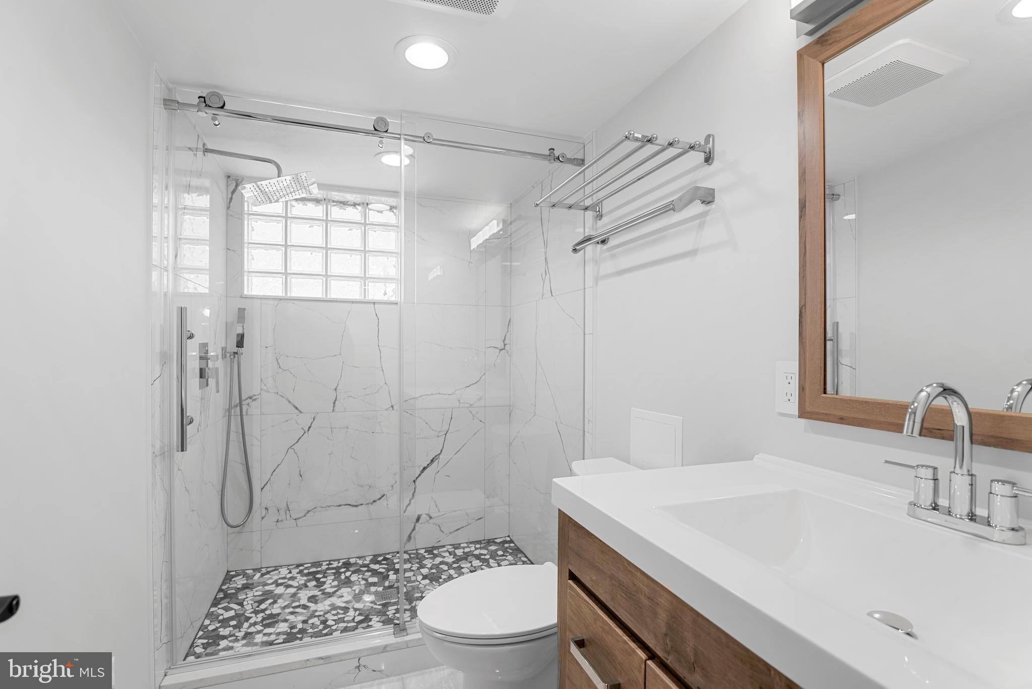 DALECREST - Residential Lease